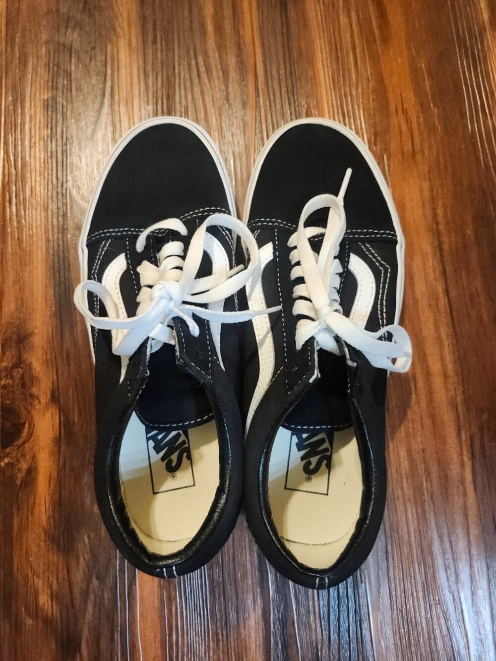 Vans Old Skool Shoes - Picture 6 of 6